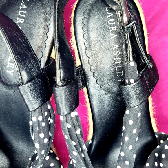 LAURA ASHLEY 8B 38 WEDGED SANDLES BLK /WHT CLOTH POKO DOT LEATHER PLATFORM SHOES - Picture 8 of 13